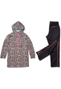 Leopard Kiss nachhaltiger Regenponcho + Schwarze Regenhose von Dripp Rainwear