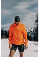 Neon Orange ultraleichter Laufregenjacke von Mac in a Sac 2