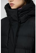 Schwarze Puffer Damenregenjacke Glaze von Tantä 3